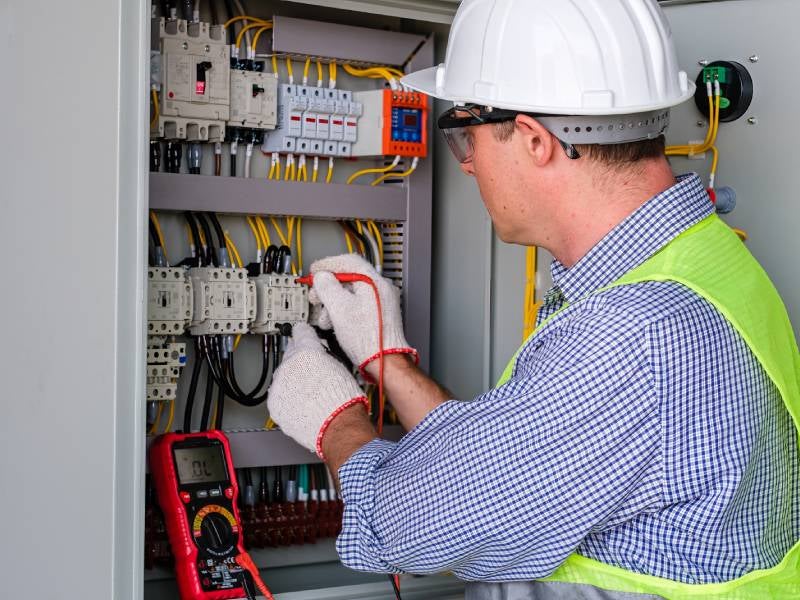 Personal protective equipment and electrical safety at the USPS